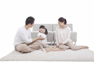 一家三口快乐生活