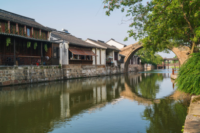 中国湖州历史悠久的著名的南浔古镇 