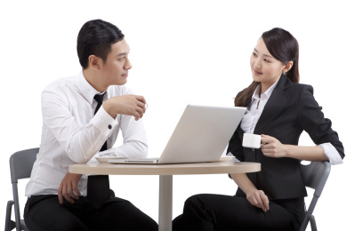 商务人士使用电脑