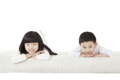 弟弟和妹妹从东方家庭