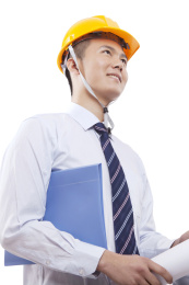 戴着头盔工程师