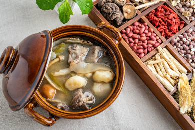 广式营养煲汤-玉竹马蹄排骨汤