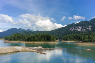 广东阳江鹅凰嶂保护区,仙家垌水库(仙湖)风光