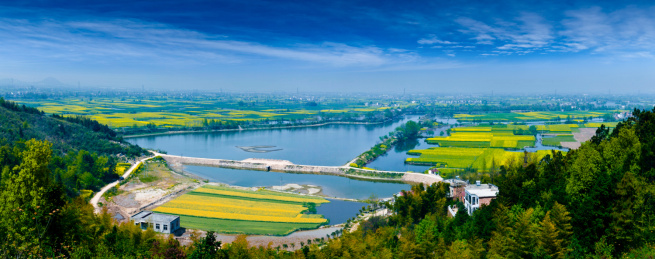 安徽省芜湖市响水涧油菜花田园乡村自然景观 