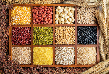 presentation in an old wooden container varieties
