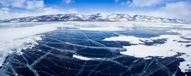 贝加尔湖冰面