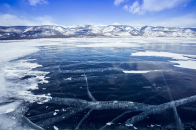 贝加尔湖冰面