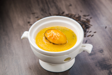 黑米炖鲍鱼羹 黑米鲍鱼羹