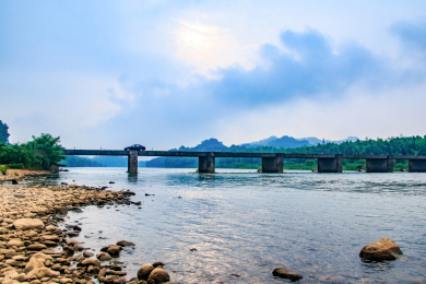 江西省鹰潭市龙虎山泸溪河大桥建筑景观