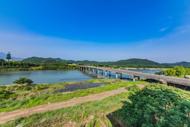 江西省鹰潭市龙虎山泸溪河大桥建筑景观