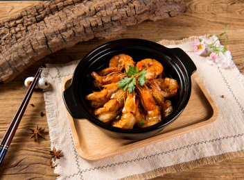 黄焖香辣虾砂锅 中国