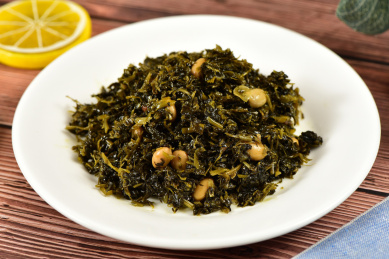 传统中国食品豌豆咸秧草