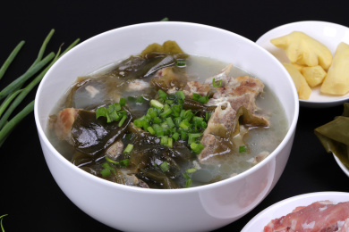 排骨海带砂锅汤做法窍门_砂锅海带排骨汤的做法_排骨海带砂锅汤做法视频