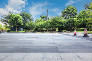 带空地的公园停车场