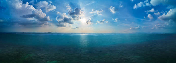 全景天与海风景图