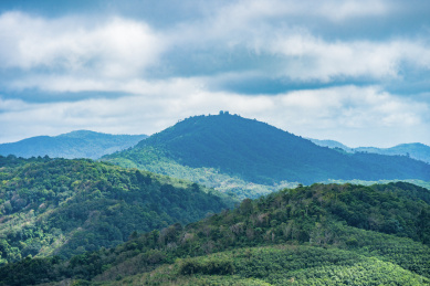   东南亚泰国普吉岛山脉景色