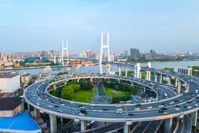 上海南浦大桥,夏天的城市立交桥.
