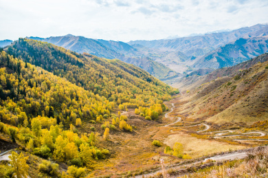 中国新疆博州博乐夏尔希里秋季风光