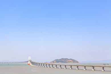 南澳海岸线、天空及南澳大桥