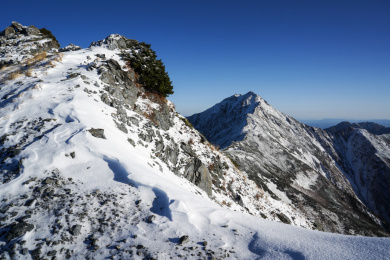 冬天的日本南阿尔卑斯山脉的北岳