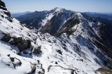北岳和间岳之间的棱线 日本南阿尔卑斯山脉