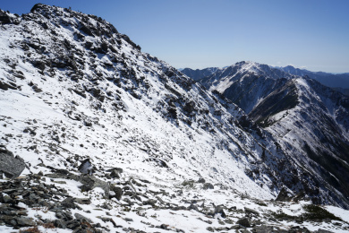 冬天的北岳和间岳 日本南阿尔卑斯山脉