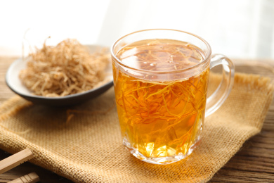姜丝红茶养生饮品