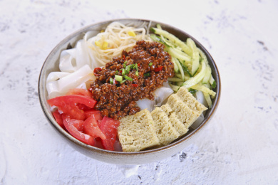 美味的肉酱凉皮 凉