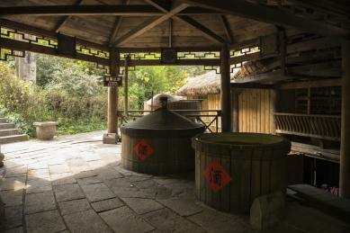 神农架天生桥景区古式酿酒作坊