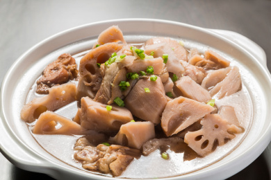 洪湖野藕排骨煲 洪湖藕火锅