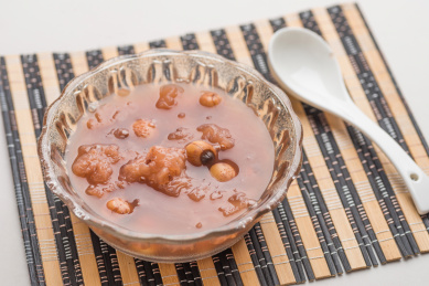 中华传统美食银耳莲子羹