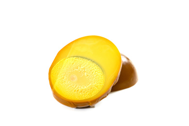 白色背景上面的卤蛋