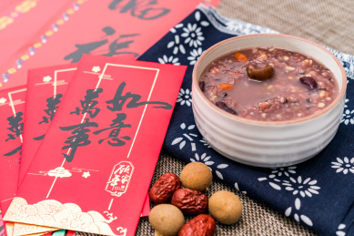 对联、红包背景下的腊八粥