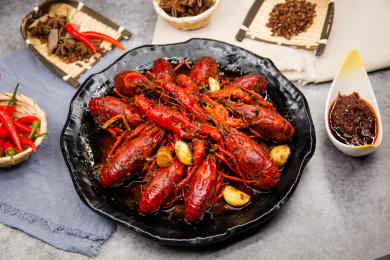 香辣小龙虾搭配香料