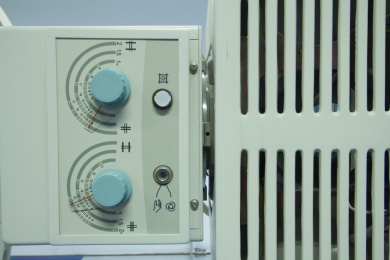 医院里干净整洁的放射科DR拍片机