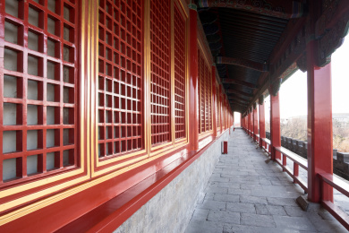 中国清代建筑的红窗和走廊