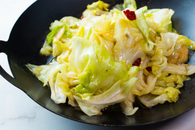 干锅手撕包菜 摄影