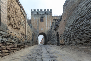 山西平遥梁村古堡建筑遗存