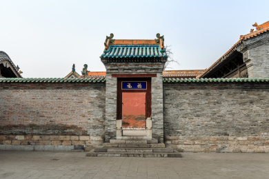 后土庙的中式琉璃瓦门楼