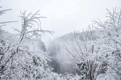 冬天下雪的张家界风光