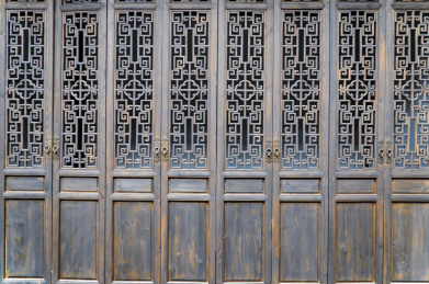 中国园林古建筑红漆格扇门