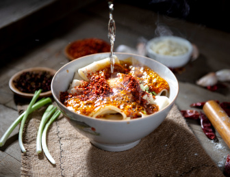 陕西美食油泼面