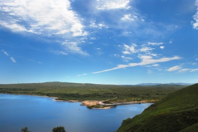 西山湾景区鲸鱼岛
