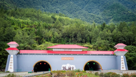 雅康高速二郎山隧道