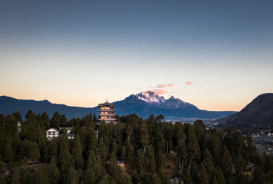 云南丽江玉龙雪山脚下大研古城古建筑
