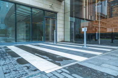 办公楼入口在市中心