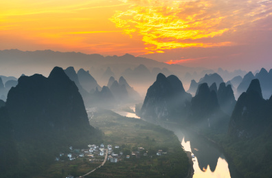 桂林兴坪相公山日出