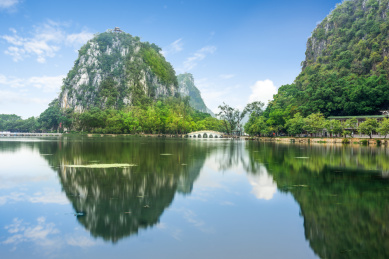 中国广东省肇庆市七星岩风景区风光
