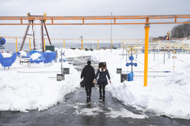 日本北海道旅行的亚洲情侣