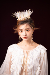 低发髻皇冠新娘造型